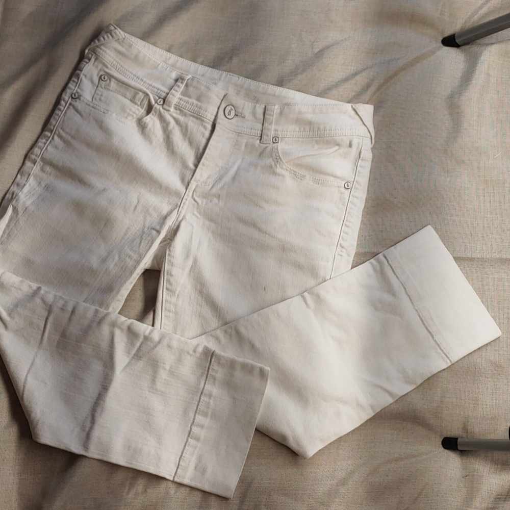 Tommy Bahama cropped white jeans sz 6